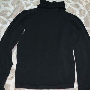 blk longsleeve turtle neck